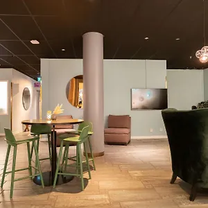 Western Park 4*, Solna İsveç