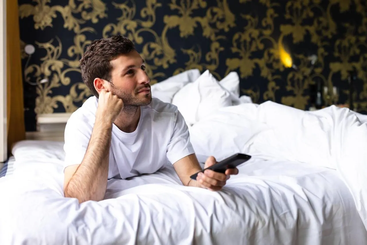 ***  Amsterdam Canal Hotel הולנד